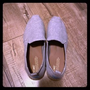 Gray slip on TOMS
